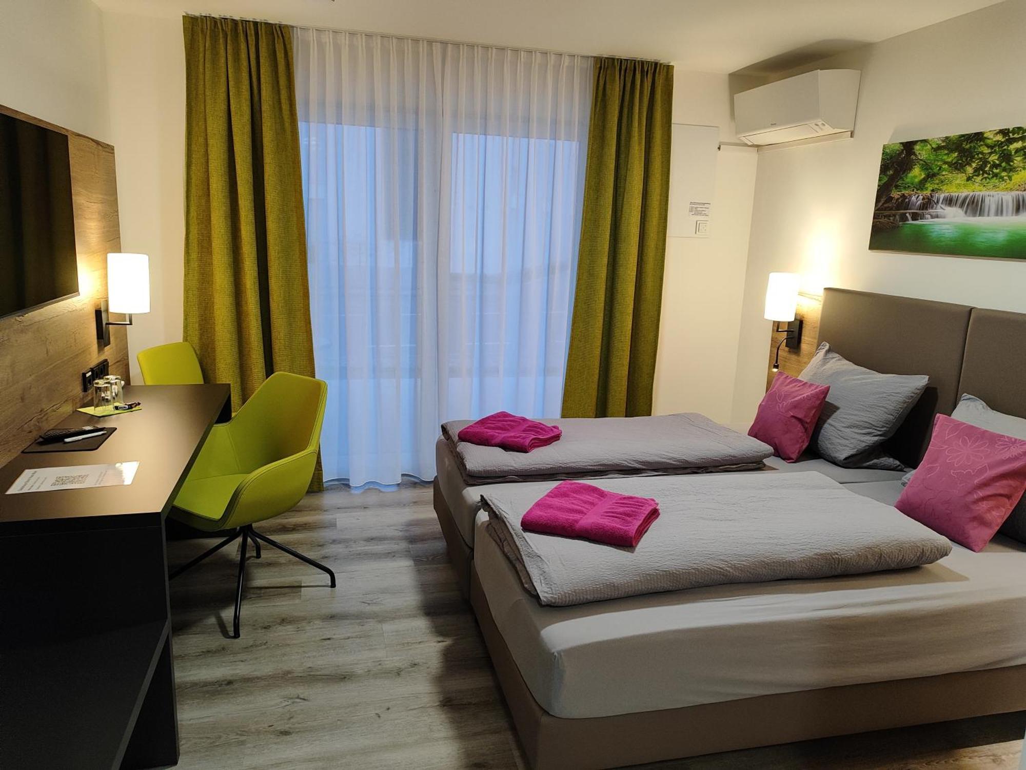 Hotel Gaestehaus Stock Zimmer Sahnehaeuble FDH Exterior foto