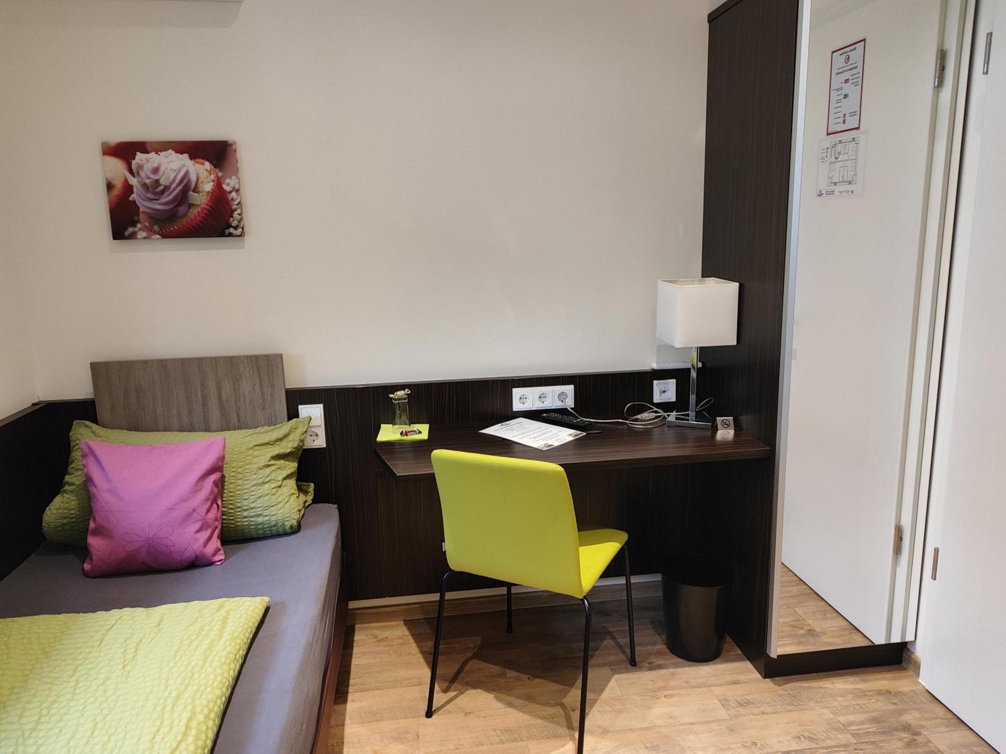 Hotel Gaestehaus Stock Zimmer Sahnehaeuble FDH Exterior foto